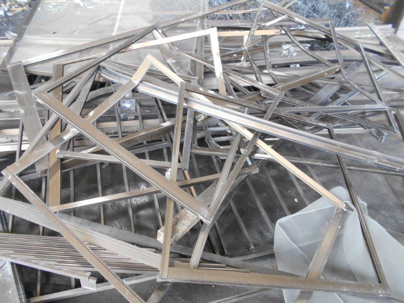 ビス付アルミサッシ